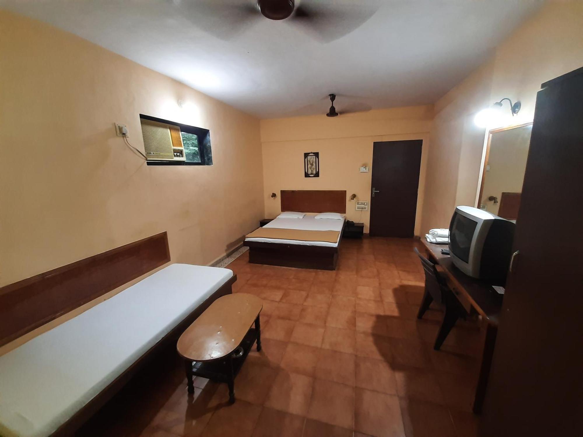 Seawoods Beach Hotel Dahanu Room photo