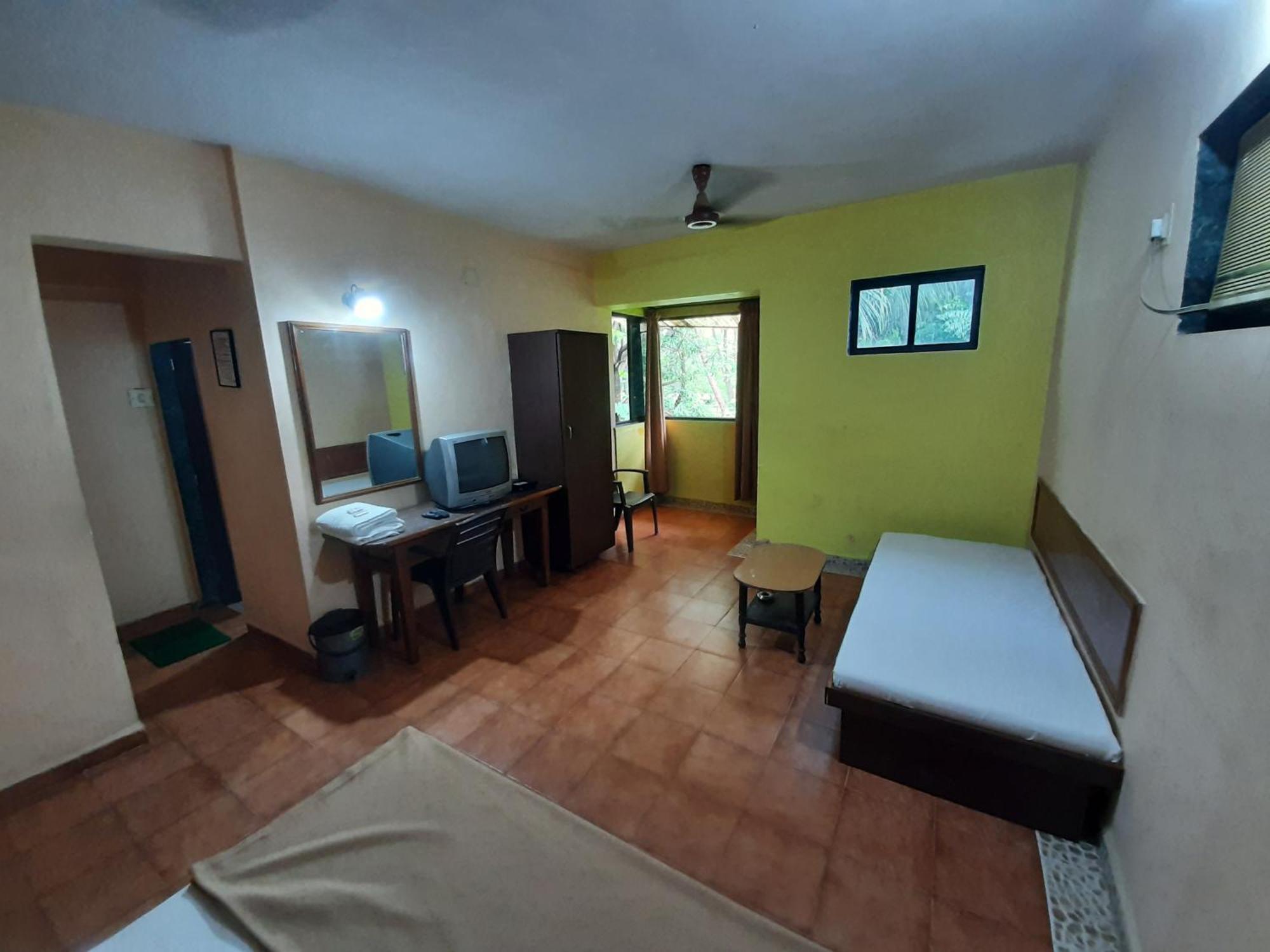 Seawoods Beach Hotel Dahanu Room photo